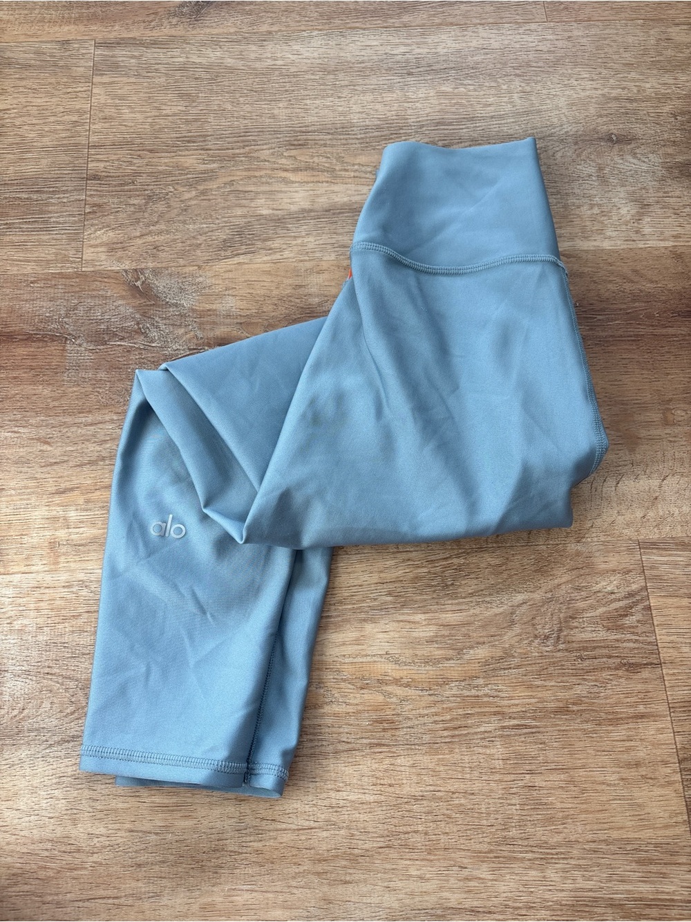 ALO Yoga Capri Leggings in Dusty Blue